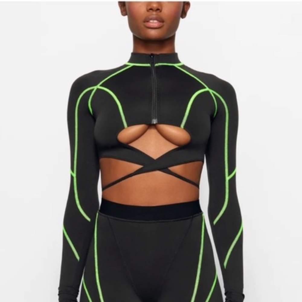 NWT SKIMS MOTO CONTOUR MOCK NECK TOP SIZE XXS